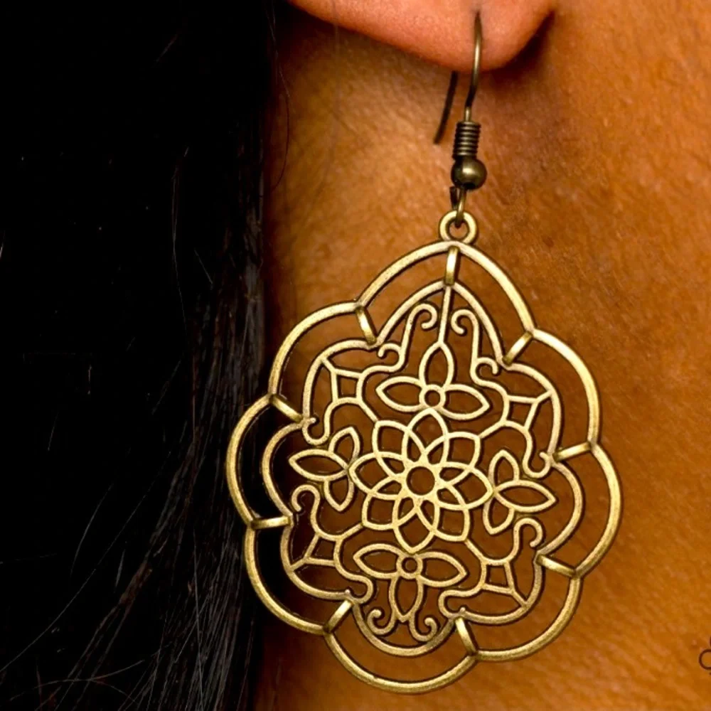 🌟3/$15 🆕NIP:Tour de Taj Mahal - Brass Earrings: Paparazzi NWT
